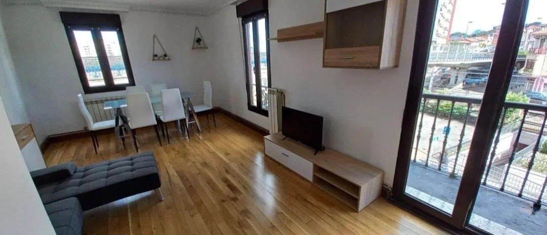 Spacious Apartment With Terrace In Camargo Maliano