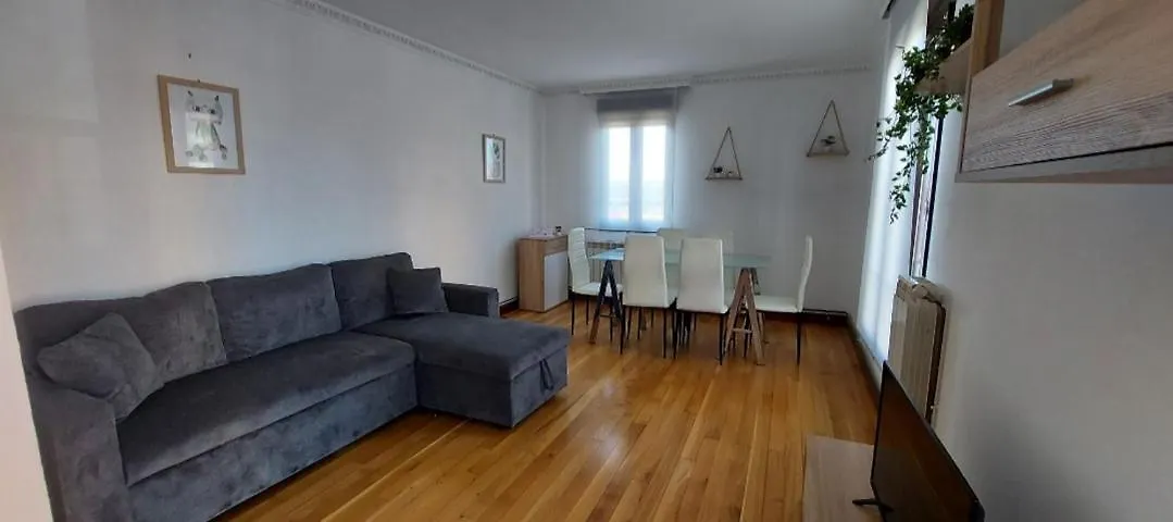 Spacious Apartment With Terrace In Camargo Maliano Spain